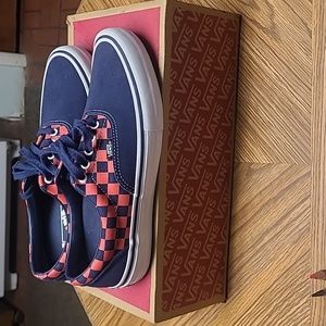 Vans Size 9.5 mens Unworn Classic Checker board Shoes